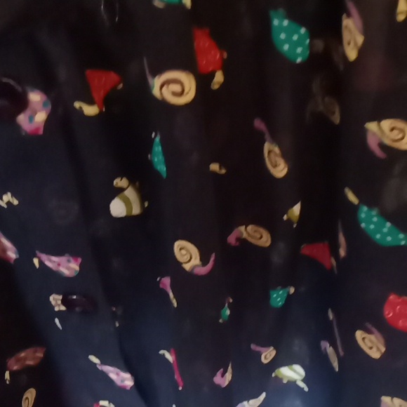 Cute woman's sheer top - Picture 4 of 7